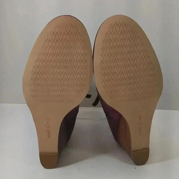 Violent and Red Jay Jay wedge Booties in burgundy size 9.5 nwob and size 9 - Picture 5 of 9